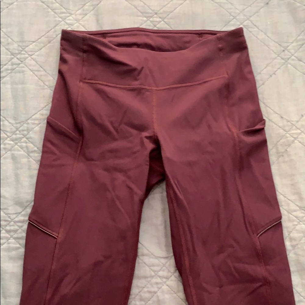 lululemon size 4 maroon leggings pockets on side